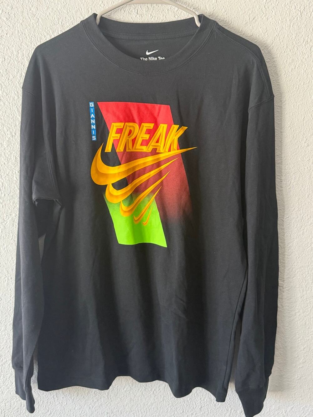 Nike Men's Size S Loose Fit T-Shirt. Never worn